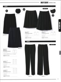 ユーファクトリー M33122 スカート MARY QUANT × U-FACTORY コラボ商品「黒」にはやっぱりかなわない。黒の強さや美しさは、やっぱり別格。この色を着こなせれば、もう何も怖くない。●Whats MARY QUANT？■60年代の流行の発信地ロンドンチェルシーが出発点「MARY QUANT」は、デザインのマリー・クヮントと後の夫アレキサンダー・プランケット・グリーンが、友人とともにロンドンに開店したブティック「バザー」が始まり。マリーの自由な開発から生まれる服が、多くの若者やセレブを魅了しました。■ミニスカートを世に送り出し女性の社会進出にも貢献古いルールに縛られないマリーのデザインは、当時のイギリスのストリート文化と相まって、モッズルックというファッションスタイルの先駆けに。1950年代に発表したミニスカートは世界的なブームとなり、女性の社会進出の象徴とも捉えられるようになりました。■落書きから偶然生まれたデイジーのアイコン「MARY QUANT」を象徴するデイジーのアイコン。これは初めからあった訳ではなく、マリーが服のデザイン画にいたずら描きしているうちに生まれ、後にトレードマークとして定着したのです。■メイクもファッションの一部。その考えから化粧品の販売へ1966年には、頭からつま先までトータルコーディネートしたい、との考えからコスメティクスも発売。ファッションの考え方を取り入れたメーク用品が世界中で反響を呼び、特に日本で大人気を博しました。■日本から受けた多大なインスピレーション1972年以来、幾度も日本を訪れているマリー。着物の美しさや心のこもったおもてなし、繊細な和食の盛りつけなど、「マリークヮント」は日本の多くのものにインスパイアされています。 関連情報 カタログ 267ページ