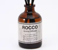 不二貿易 13921 ロッコ ディフューザー サボン 50ml（6個入） ROCCOシリーズROCCO…イタリア語で休息を意味します。ユニセックスなパッケージが特徴のシリーズで、男性にも使いやすいフレグランスです。香りも親しみやすい石鹸や、柔軟剤など柔らかい香りで揃えており、どんな場所にも使いやすい香りです。爽やかな石鹸の香り。※6個入りです。※この商品はご注文後のキャンセル、返品及び交換は出来ませんのでご注意下さい。※なお、この商品のお支払方法は、先振込（代金引換以外）にて承り、ご入金確認後の手配となります。※こちらの商品は、取り寄せに最短でも1週間程かかりますので、予めご了承ください。 関連情報 カタログ 1041ページ