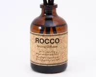 不二貿易 13923 ロッコ ディフューザー ラボン 50ml（6個入） ROCCOシリーズROCCO…イタリア語で休息を意味します。ユニセックスなパッケージが特徴のシリーズで、男性にも使いやすいフレグランスです。香りも親しみやすい石鹸や、柔軟剤など柔らかい香りで揃えており、どんな場所にも使いやすい香りです。柔軟剤をイメージする柔らかい香り。※6個入りです。※この商品はご注文後のキャンセル、返品及び交換は出来ませんのでご注意下さい。※なお、この商品のお支払方法は、先振込（代金引換以外）にて承り、ご入金確認後の手配となります。※こちらの商品は、取り寄せに最短でも1週間程かかりますので、予めご了承ください。 関連情報 カタログ 1045ページ