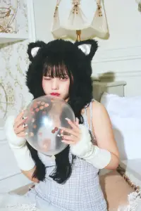 クリアストーン 4560320890065 もふもふにゃんにゃん 黒 NP もふもふファーがキュートな黒猫のかぶりもの。SNS映えバッチリで、ペアでの使用もおすすめです。イベントやフェス、テーマパークやハロウィン等様々なシーンでお使い頂けます。※生産時期やロット、デザインによって、多少サイズ・色・柄・仕様が異なる場合があります。摩擦や水濡れにより色移りする恐れがありますのでご注意ください。※商品画像は可能な限り実物の色に近づくよう調整しておりますが、お使いのモニター設定、お部屋の照明等により実際の商品と色味が異なって見える場合がございます。又、同じ商品の画像でも、撮影環境によって画像の色に差異が生じる場合がございます。【使用上の注意】視界が狭くなるので、危険な場所でのご使用は避け、安全な場所にて怪我などなさらぬよう、十分気を付けてご使用ください。※この商品はご注文後のキャンセル、返品及び交換は出来ませんのでご注意下さい。※なお、この商品のお支払方法は、前払いにて承り、ご入金確認後の手配となります。 関連情報 カタログ 261ページ