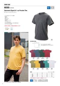 American Style 6030 6.1オンス ガーメントダイ ポケットTシャツ COMFORT COLORS®1975年、バーモント州の片田舎で産声を上げたCOMFORT COLORS®は創業当時からTシャツの生地感と色合いにこだわりを持ち続けるブランドです。オープンエンドのざっくりとしたTシャツが主流であった当時のアメリカではめずらしくリングスパンコットンを使用したソフトな質感と、独自の磨いた染め技術で、COMFORT COLORS®は他に類を見ない色鮮やかな着心地のい後染めTシャツを世に送り出してきました。※染色加工の性質上、色の濃淡に個体差がございます。※染め加工時の縮みのため、商品サイズに個体差がございます。※「541 ネオンレッドオレンジ」は、販売を終了致しました。※この商品はご注文後のキャンセル、返品及び交換は出来ませんのでご注意下さい。※なお、この商品のお支払方法は、先振込（代金引換以外）にて承り、ご入金確認後の手配となります。 関連情報 カタログ 34ページ