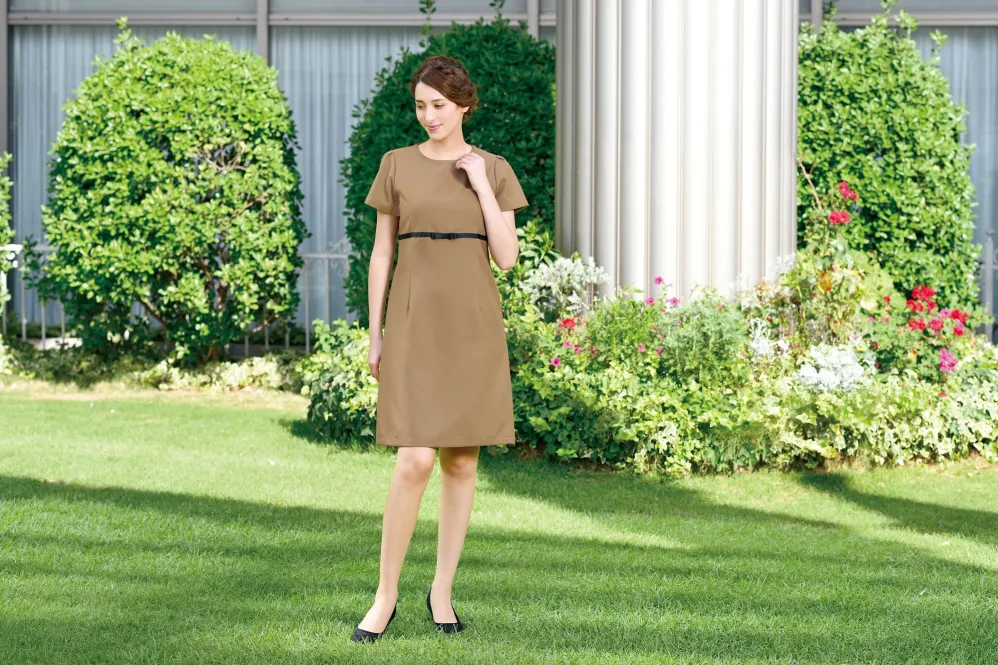 エステ ユニフォーム 制服 ワンピース ドレス 可愛い おしゃれ シロタコーポレーション 半袖 S M L Ll ベージュ モカ ブラウン 茶 無地 後ろファスナー エステサロン E 3148 今季一番
