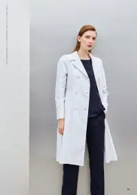アルベチトセ FR-0006 パンツ(女) 伸縮性があるラクなはき心地。華奢な2本のラインが脚をスッキリ綺麗に見せてくれる効果あり。ウエストゴム・ヒモ入り。織物のようなキレイ見えの生地。伸びが良く、アクティブな動きをサポート。美しい光沢感を持つツイル素材のような見た目のジャージ素材。丸編みのジャージならではの伸縮性があり、現場でのアクティブな動きにも柔軟に対応。SEK(赤)認証の制菌加工も施しています。 関連情報 カタログ 9ページ