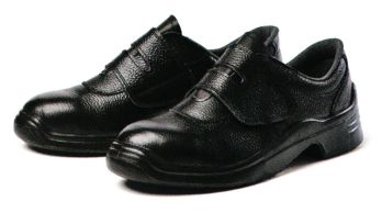 青木産業 TM-55B 安全靴（マジックタイプ） 足腰に優しいクッション性と､安全靴に必要な強靭性を兼ね備えたウレタン2層のGXソール。ミッドソールにクッション性に優れた低密度高発泡ポリウレタンを、アウトソールに耐摩耗性に優れた高密度低発泡ポリウレタンを使用し、軽量化・クッション性・かかと部の衝撃エネルギー吸収性と、耐摩耗性という相反する性能を高度に融合しました。屈曲性にも優れたソールで、かがみ作業時の負担を軽減。袋ベロにより、ゴミ等の靴内部への侵入も防止。【業種】製造業/建設業/運輸、倉庫業【作業内容】電気機械器具製造業、運送用機械器具製造業、木材・木製品・家具・建具製造業、ゴム製品製造業、設備工事業、陸運業、航空運輸業、運搬作業、保線作業、木工所内作業、ビルメンテナンス作業、保守・点検整備作業、重機メンテナンス作業、建設機械オペレーター作業、工場内クレーンオペレーター※この商品はご注文後のキャンセル、返品及び交換は出来ませんのでご注意下さい。※なお、この商品のお支払方法は、前払いにて承り、ご入金確認後の手配となります。