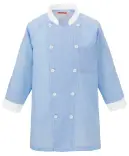 KAZEN 682-31 コックシャツ 682-31 コックシャツ爽やかなストライプと白の配色が美しい、プロフェッショナルなコックシャツです。「長短複合組織」による特殊な織物で上品な光沢感を持ちながら、凹凸状の組織により肌離れに優れ、長時間の調理作業でも快適な着心地を実現しました。機能性にも優れ、調理現場での衛生管理をサポートする工夫が随所に施されています。特徴・爽やかなストライプと白の配色デザインで清潔感を演出・「長短複合組織」による特殊な織物で上品な光沢感を実現・凹凸状の組織により肌離れに優れ、蒸れにくい快適な着心地・内側にアメリカンスナップ付きで着脱がスムーズ・内側に体毛防止加工袖を採用し、異物混入防止をしっかりサポート・裾にスリット入りで動きやすさを確保