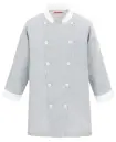 KAZEN 682-35 コックシャツ 682-35 コックシャツ爽やかなストライプと白の配色が美しい、プロフェッショナルなコックシャツです。「長短複合組織」による特殊な織物で上品な光沢感を持ちながら、凹凸状の組織により肌離れに優れ、長時間の調理作業でも快適な着心地を実現しました。機能性にも優れ、調理現場での衛生管理をサポートする工夫が随所に施されています。特徴・爽やかなストライプと白の配色デザインで清潔感を演出・「長短複合組織」による特殊な織物で上品な光沢感を実現・凹凸状の組織により肌離れに優れ、蒸れにくい快適な着心地・内側にアメリカンスナップ付きで着脱がスムーズ・内側に体毛防止加工袖を採用し、異物混入防止をしっかりサポート・裾にスリット入りで動きやすさを確保