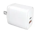ビッグボーン TH9227 USB充電器（PD対応 20W） ビッグボーン TH9227 USB充電器（PD対応 20W）ビッグボーンのモバイルバッテリー「TH9225」（別売）に最適化されたPD対応・20W出力のUSB充電器。高出力での急速充電を可能にし、作業現場や屋外作業中の充電を効率的にサポートします。安全性を備えたコンパクト設計で、現場でも外出先でも頼れる一台です。特徴・Power Delivery（PD）規格対応で最大20W出力の急速充電が可能・ビッグボーン製モバイルバッテリーTH9225専用設計で高い相性と効率性・過電流・過電圧・過熱保護機能を搭載し、安全性に配慮・軽量・コンパクト設計で持ち運びやすく、現場やアウトドアでも活躍・スマートでシンプルなデザインで作業道具との相性も良好仕様・品番:TH9227・対応出力:最大20W（PD対応）・対応機器:ビッグボーン製モバイルバッテリー TH9225（別売）