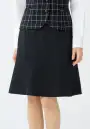 ボンオフィス AS2279 マーメイドスカート Impressインプレス  体のラインを美しく見せるマーメイドスカート。女性らしい深みブラックで魅せるモダンエレガントな上品さ。深みのあるブラックと豊富なアイテムバリエーションで、どんな職種にもマッチするシリーズです。見た目の端正さと同時に、ポケットの多さや2WAYストレッチで動きやすいなど、機能面も充実しています。 漆黒の力でより一層上品な魅力を引き立てるブラック。 嬉しい機能が満載です！ ●斜めポケット。ラインを損なわず、物の出し入れがスムーズな斜めポケット仕様。 ●カーブベルト。ウエストのらくなカーブベルトのデザインでお腹まわりがすっきり。 ●らくらくカン＆すべり止め。ウエスト内側には、伸縮する尾錠とすべり止めが付いています。Impressボトムシリーズの動画です。 ©株式会社ボンマックス↓http://youtu.be/gknuHlnbU54らくらくカンの動画です。 ©株式会社ボンマックス↓http://youtu.be/KkQmB3NqjCgImpressストレッチ素材の動画です。 ©株式会社ボンマックス↓http://youtu.be/UT1LPwwO9HY