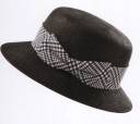 ボンオフィス BA9531 帽子 清潔で上品な印象を与えるアザーアクセサリー。おもてなしの装いの仕上げには、気品あふれる清楚な帽子をセレクトしたい。ウェアとのコンビネーションが華やかさとフォーマル感をさらにアップさせてくれます。 ※帽子のリボン部分は、BONカタログ掲載全てのアウター素材でお作り致します。受注生産になりますので、納期など詳しくは担当にお問い合わせ下さい。