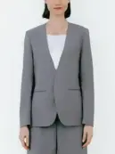 ボストン 11302-94 ノーカラージャケット（男女兼用/グレー） ややカジュアルからフォーマルまで対応ゆったりボクシー気味のシルエットで、カジュアルからフォーマルまで対応。ノーネクタイでもさまになる、ジェンダーレス時代に対応する兼用ジャケットです。スタンドカラーシャツやスカーフと合わせてもぴったり。優れたストレッチ性をもつ素材で長時間着ても疲れない設計は、マルチタスクなシーンで活躍します。仕様品番:11302-94品名:ノーカラージャケットサイズ:SS，S，M，ML，L，3L，4L（Mサイズまではレディース対応、MLサイズ以上はメンズ対応です）