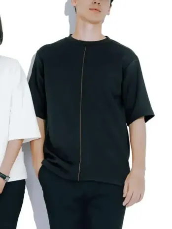 ボストン 23117-99 Tシャツ(男性用/ブラック) 1枚でも、ジャケットを着てもサマになるTシャツ程よい光沢とハリのあるダンボールニットを使用。シワになりにくく、軽くて伸びやかな着心地です。仕様品番:23117-99品名:Tシャツ