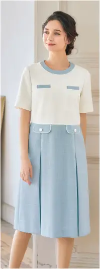 ユーファクトリー M53292 ワンピース MARY QUANT M53292 ワンピース 清涼感あふれるサマーツイード素材を使用したMARY QUANTの洗練されたワンピースです。爽やかなテクスチャーと鮮やかな彩りが織りなす上質な一着は、佇むだけで周囲に柔らかな空気感を演出します。デオドラント機能やインク汚れ対策など、快適な着用感と機能性を兼ね備えたオフィスウェアです。特徴・爽やかなサマーツイード素材を使用し、夏場でも清涼感のある着心地を実現・襟元にアクセサリー用ホールを配置し、クリップ式ブローチを決まった位置に装着可能・両脇にデオドラントテープを採用し、優れた消臭・抗菌効果で汗やニオイが気になる季節も安心・両胸のインク汚れケアポケットは袋布に超撥水生地を使用し、万一のインク漏れにも対応・後ろ中心ファスナーで着脱がスムーズ・上質なツイード素材とモダンなデザインが、オフィスでの品格と清潔感を演出