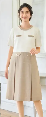 ユーファクトリー M53293 ワンピース MARY QUANT M53293 ワンピース 清涼感あふれるサマーツイード素材を使用したMARY QUANTの洗練されたワンピースです。爽やかなテクスチャーと鮮やかな彩りが織りなす上質な一着は、佇むだけで周囲に柔らかな空気感を演出します。デオドラント機能やインク汚れ対策など、快適な着用感と機能性を兼ね備えたオフィスウェアです。特徴・爽やかなサマーツイード素材を使用し、夏場でも清涼感のある着心地を実現・襟元にアクセサリー用ホールを配置し、クリップ式ブローチを決まった位置に装着可能・両脇にデオドラントテープを採用し、優れた消臭・抗菌効果で汗やニオイが気になる季節も安心・両胸のインク汚れケアポケットは袋布に超撥水生地を使用し、万一のインク漏れにも対応・後ろ中心ファスナーで着脱がスムーズ・上質なツイード素材とモダンなデザインが、オフィスでの品格と清潔感を演出