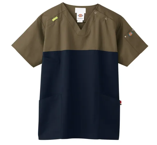 フォーク 7040SC-18 スクラブ Dickies 7040SC スクラブ ユニセックス医療現場のプロフェッショナルに選ばれるDickiesの高機能スクラブです。バイカラーデザインでスタイリッシュな印象を与えながら、動きやすさと快適性を追求。特徴・バイカラーデザインで施設内でもおしゃれに着こなせる・動きやすさを追求したストレッチ素材で長時間の着用も快適・左袖のディッキーズロゴ入りポケットでブランドアピール・携帯電話ポケットと肩ループで実用性も抜群・左胸ポケット付きで収納に便利・ユニセックスデザインで男女問わず着用可能・パンツと組み合わせてセットアップとしても着用可能仕様・素材:ポリエステル50％・綿50％