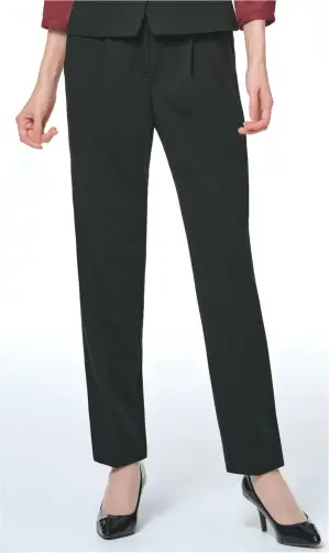 テーパードパンツ