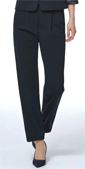 テーパードパンツ