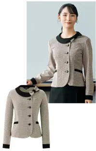 ジョア 22160-7 長袖オーバーブラウス 22160 長袖オーバーブラウスen joie OFFICEFUL COLLECTIONから、1枚で洗練されたオフィススタイルが完成する長袖オーバーブラウスです。ポリエステル100％のチドリチェック素材にストレッチ機能を搭載し、リバーシブル2WAYリボンでジャケット見えする上品なデザインを実現。一般オフィスから接客業務まで幅広いシーンで美しいシルエットと快適な着心地をお届けします。特徴・1枚でジャケット見えする洗練されたオフィススタイルを実現・リバーシブル2WAYリボンでシーンに応じたデザインカスタムが可能・スナップボタン付きループで簡単にリボンをセットできる利便性・リボンを襟裏側に折り返すことで控えめで落ち着いた印象にも変更可能・クラシックなチドリチェック柄がやわらかで上品な印象を演出・ウールライクな高級感のある風合いながら軽量で扱いやすい素材・ストレッチ機能で動きやすさと美しいシルエットを両立・ホームクリーニング対応でお手入れが簡単※21～25号は受注生産になります。※受注生産品につきましては、ご注文後のキャンセル、返品及び他の商品との交換、色・サイズ交換が出来ませんのでご注意ください。※受注生産品のお支払い方法は、前払いにて承り、ご入金確認後の手配となります。