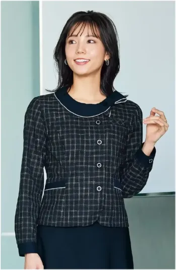 ジョア 22170-1 長袖オーバーブラウス 22170 長袖オーバーブラウスen joie OFFICEFUL COLLECTIONの長袖オーバーブラウスは、1枚でジャケット見えが叶う上品なオフィススタイルを実現。複雑な色味を織り込んだカスリブロックチェックとリバーシブル2WAYリボンで、秋冬シーズンにぴったりな洗練された印象を演出します。特徴・1枚でジャケット見えが叶う上品なオーバーブラウスデザイン・リバーシブル2WAYリボンでシーンに合わせたスタイリングが可能・複雑な色味を織り込んだブロックチェックが魅力的なアクセント・スナップボタン付きループで簡単にセットできるリボン構造・リボンを襟裏側に折り返して控えめなデザインにカスタム可能・一般オフィスから医療関係まで幅広いシーンに対応・接客業務を兼務する方にも好評の上品さを醸し出すデザイン性・ホームクリーニング対応で日常のお手入れが簡単・エコ素材を採用した環境配慮型アイテム※21～25号は受注生産になります。※受注生産品につきましては、ご注文後のキャンセル、返品及び他の商品との交換、色・サイズ交換が出来ませんのでご注意ください。※受注生産品のお支払い方法は、前払いにて承り、ご入金確認後の手配となります。