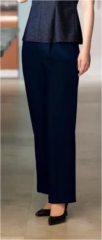 ジョア 72140-1 パンツ 72140-1 パンツスマートストレッチ素材を使用した美シルエットと快適な履き心地を両立したパンツです。ポリエステル100％の上質な艶感と落ち感のある風合いで、エレガントなオフィススタイルを演出。ストレッチ性に優れ、オールシーズン対応でお手入れも簡単な実用性の高いアイテムです。特徴・スマートストレッチ素材による美しいシルエットと快適な着用感・強撚した梳毛タイプの上質な艶感と落ち感のある風合い・優れたストレッチ性で動きやすく疲れにくい・リサイクル糸22％使用の環境配慮型エコ素材・ホームクリーニング対応でお手入れが簡単・後ろゴム仕様でウエスト調整が楽々・便利な両脇ポケット付で実用性抜群・オールシーズン対応の生地厚で年間を通して着用可能※21～25号は受注生産になります。※受注生産品につきましては、ご注文後のキャンセル、返品及び他の商品との交換、色・サイズ交換が出来ませんのでご注意ください。※受注生産品のお支払い方法は、前払いにて承り、ご入金確認後の手配となります。