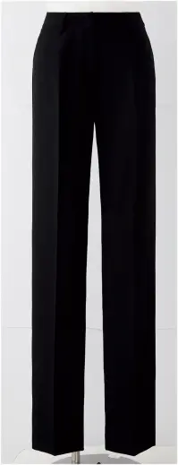 ジョア 72140-2 パンツ 72140-2 パンツスマートストレッチ素材を使用した美シルエットと快適な履き心地を両立したパンツです。ポリエステル100％の上質な艶感と落ち感のある風合いで、エレガントなオフィススタイルを演出。ストレッチ性に優れ、オールシーズン対応でお手入れも簡単な実用性の高いアイテムです。特徴・スマートストレッチ素材による美しいシルエットと快適な着用感・強撚した梳毛タイプの上質な艶感と落ち感のある風合い・優れたストレッチ性で動きやすく疲れにくい・リサイクル糸22％使用の環境配慮型エコ素材・ホームクリーニング対応でお手入れが簡単・後ろゴム仕様でウエスト調整が楽々・便利な両脇ポケット付で実用性抜群・オールシーズン対応の生地厚で年間を通して着用可能※21～25号は受注生産になります。※受注生産品につきましては、ご注文後のキャンセル、返品及び他の商品との交換、色・サイズ交換が出来ませんのでご注意ください。※受注生産品のお支払い方法は、前払いにて承り、ご入金確認後の手配となります。