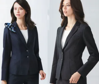 カーシー EAJ-678 ジャケット 美スラッとSuits PureS字ラインで着やせ！白いブラウスで清潔に！新しい美スラッとで、ピュアな魅力が花開く。1サイズスマートに見せるパネルテクニックと、クラフトワークの技術で描く花びらモチーフの女らしいデザイン。引き締まったウエストラインやヒップラインのかっこよさ、洗練されたスタイルが際立つ清潔な美しさ、いつも軽やかに動ける着心地のよさ。そのすべてが、働く女性の毎日をピュアに彩ります。清楚でスマート！理想の体型をつくる、14面体のパネルテクニック。締めつけ感が全くないのに、どの角度から見てもスマート。「美スラッと」の秘密は、ENJOY独自のパターン技術から生まれた、14面体のパネル構造にあります。ジャケットもベストも、着るだけで理想のラインに！Sラインの美しい横顔！14面体のオリジナルパターンが、横から見たシルエットを美しいS字に。まるでコルセットで整えたかのように、引き締まったボディラインを演出します。Iラインで後ろ姿をスラリ！:バックスタイルのIラインを強調して、華奢な背中を印象づけ「着痩せ」効果を実現します。Xラインで正面のメリハリ強調！:フロントのXライン切り替えが、ウエストのくびれを強調し、女らしいメリハリを演出。着るだけで細く見える「着痩せ」効果を実現しました。ワンタッチで簡単、キレイ！スカーフループ:スカーフを衿元のループに通すだけで、華やかなスタイリングが完成。きゅうくつ感を感じることなく、簡単におしゃれが楽しめます。すっきり女性らしい、バーズアイの質感が新鮮！:めざしたのは、すっきり細く見える、バーズアイの質感。ミックス間を追求しながらも、繊細ですっきりした色と柄にこだわり、女性らしい清楚なデザインの魅力を引き出します。上品で優しげなハーフピークドカラー。女性らしさを極めて、1サイズスマートに。こだわりの素材を活かした充実機能。緻密な仕立て、上質な着心地が体感できます。知的な魅力を引き出す、繊細な色と柄。痩せて見えるパーズアイを追求し、ミックス感を持ちながらも、繊細ですっきりとした織り柄とカラーが特徴。高品質素材「トレヴィラ」の糸と組み合わせることで、柔らかで女性らしい質感を実現しました。ナチュラルなストレッチ感、お手入れの手軽さもうれしいENJOYオリジナル素材です。ブルーの裏地と艶のあるボタンでクラス感アップ。裏地は、爽やかなブルー。ボタンは、艶感のある素材を選び落ち着きと上品な女らしさを演出しています。※19号は受注生産になります。※受注生産品につきましては、ご注文後のキャンセル、返品及び他の商品との交換、色・サイズ交換が出来ませんのでご注意ください。※受注生産品のお支払い方法は、先振込（代金引換以外）にて承り、ご入金確認後の手配となります。