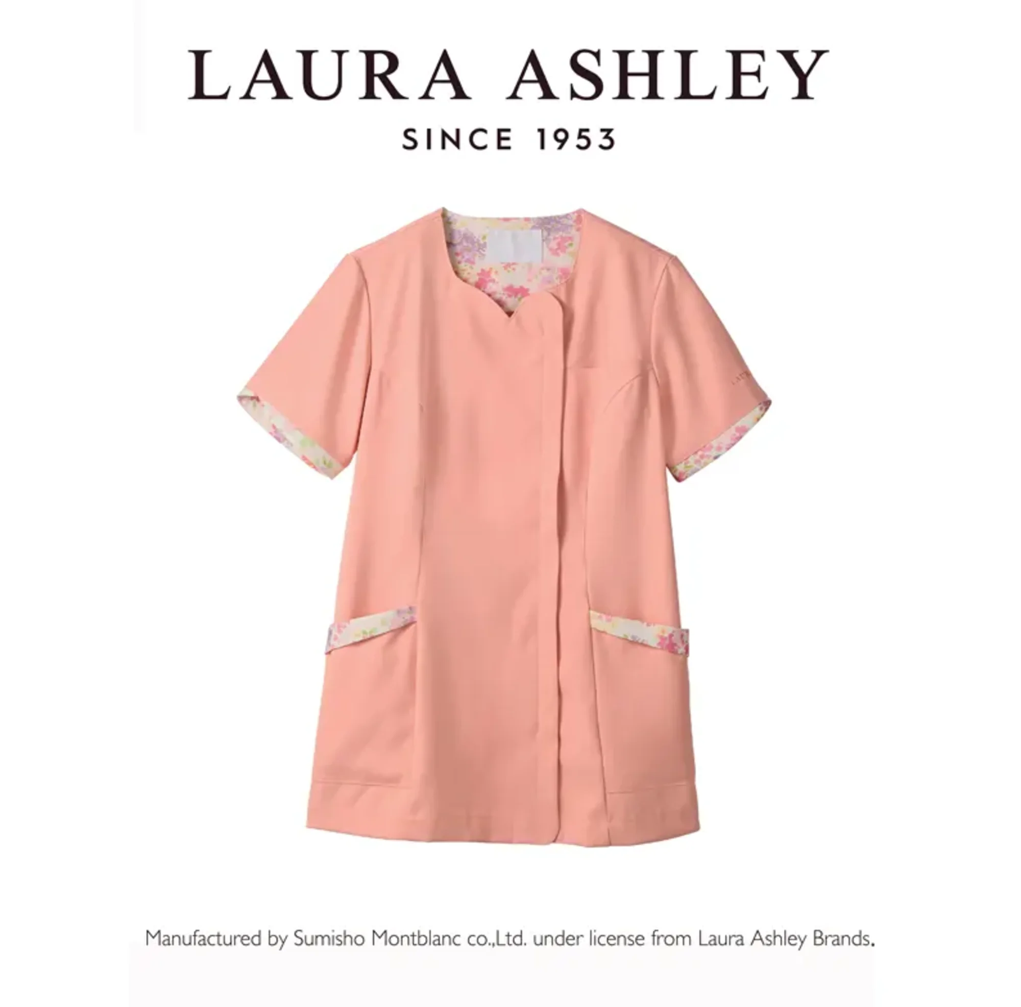 ローラ アシュレイ LW604-22 スクラブ（半袖） LAURA ASHLEY(ローラ アシュレイ)ときめきあふれる、花の彩り。英国の歴史と自然にインスピレーションを得た、ローラアシュレイの花柄プリント。その優雅な花柄を、ユニフォームに咲かせました。花々のやさしさと生命力に満ちた美しい彩りに、袖を通すたび、ときめきがあふれます。amelie series気持ち華やぐ、可愛らしさ。抽象的な水彩画のようなスタイルの「アメリ」は、新鮮でカラフルかつ現代的なデザイン。穏やかな夏の日に咲く、可憐な花々を思わせます。表情を華やかに見せ、アメリ柄の可愛らしさを引き出す、ダイヤモンドネックが特徴のスクラブ。●detail point・華やかなダイヤモンドネック。襟裏のプリント柄がチラリとのぞきます。・襟元をスッキリ見せある、内側スナップ仕様。・花びらの様な袖口配色がかわいらしさを表現。・ウエストループは時計などを掛けるのに便利。・脇ポケットには小物を整理しやすい内ポケット付き。・脚長効果を発揮する、バックのウエスト配色ライン。