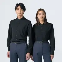 セロリー S-37320 長袖シャツ S-37320 長袖シャツ男女それぞれの体にしっかり似合うシルエット多様な価値観や無数の選択肢にあふれる昨今、性別も職種も体型も……「〇〇だからこうしなきゃいけない」などといった先入観にとらわれないニュートラルな視点を持つ事が大切です。どんな人にも似合う美しいシルエット、シーン問わず活躍するストレッチ素材。男女問わず着られるカラーバリエーションやイメージでチーム感UP！セロリーは、現代で働くすべての人が輝くためのユニフォームをお届けします。※6L・7Lは受注生産になります。※受注生産品につきましては、ご注文後のキャンセル、返品及び他の商品との交換、色・サイズ交換が出来ませんのでご注意くださいませ。※受注生産品のお支払い方法は、前払いにて承り、ご入金確認後の手配となります。仕様品番:S-37320品名:長袖シャツ