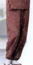 サーヴォ K-3700 茶衣着パンツ（洋花小紋） すべては最上級のおもてなしのために。茶衣着に彩り豊かな着こなしを。