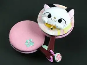 手鏡・かまってにゃんコ・ちりめん招きねこ・白