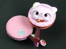 寺子屋 TEKAGAMI-2 手鏡・かまってにゃんコ・ちりめん招きねこ・ピンク ちりめん招き猫・かまってにゃんこの手鏡です。裏面には足跡マーク入り。