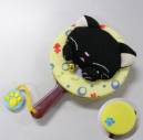 寺子屋 TEKAGAMI-4 手鏡・かまってにゃんコ・ちりめん招きねこ・黒 ちりめん招き猫・かまってにゃんこの手鏡です。裏面には足跡マーク入り。