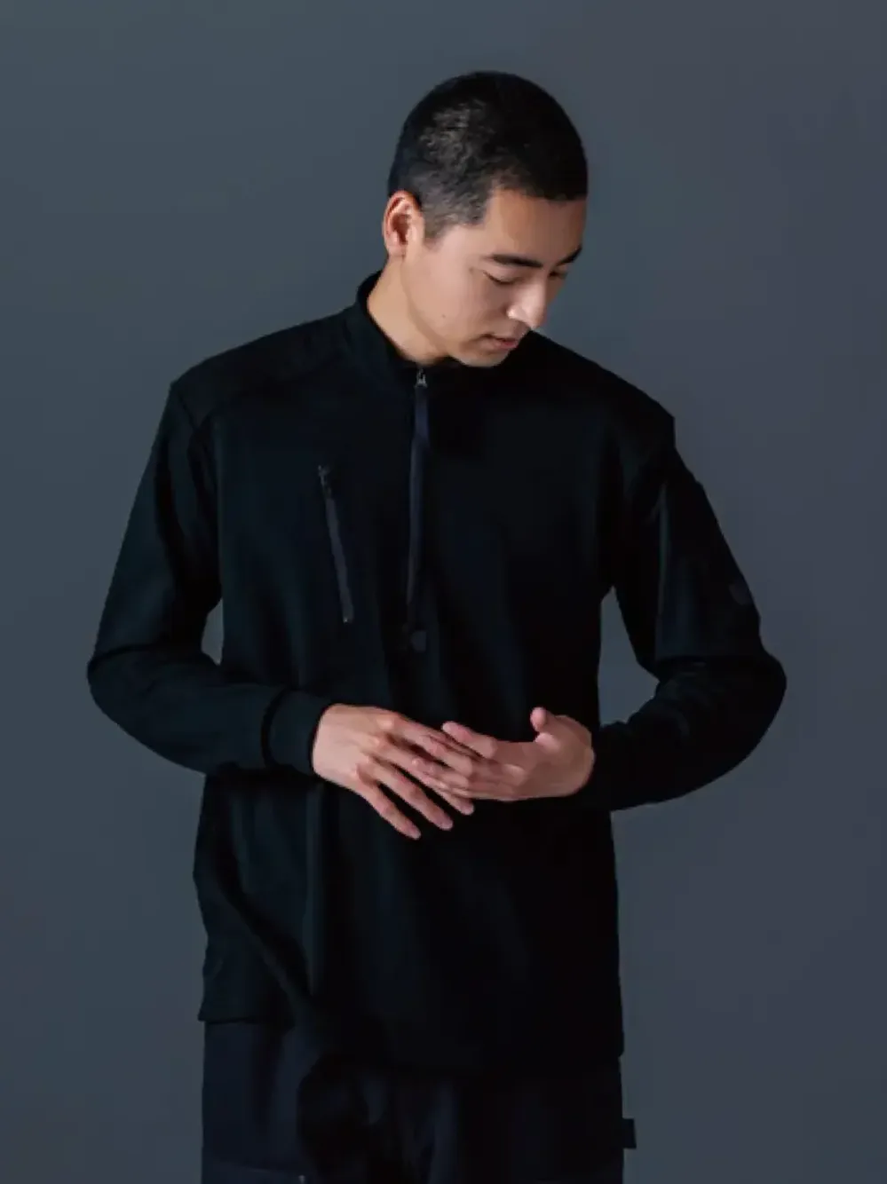 THEAIRTOWN シズニルック ブラック トップス Mサイズ 新作 M-TW1-5531.1000.webp